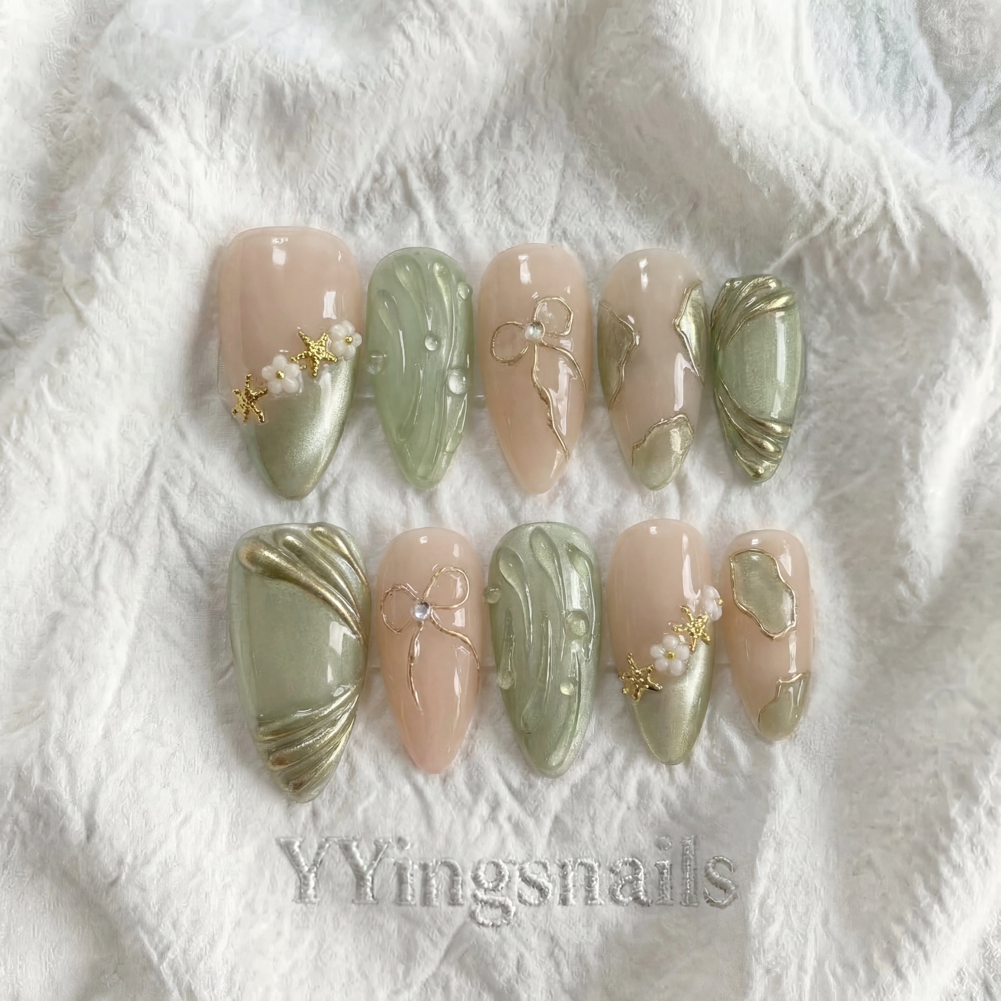Gilded Garden Press On Nails – Gold Floral Fake Nails S/M with Glue