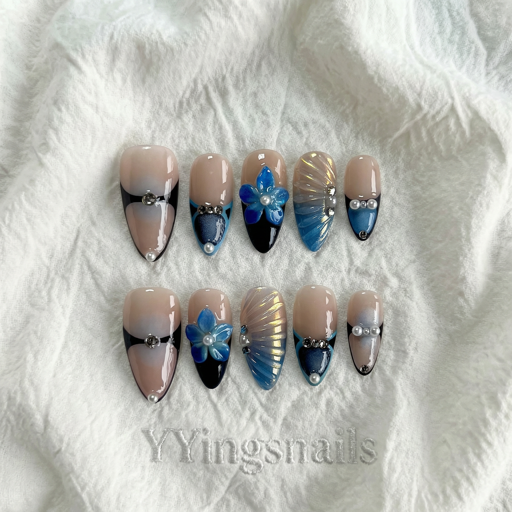 Sapphire Blossom press-on nails – deep blue floral nail art by YYingsnails